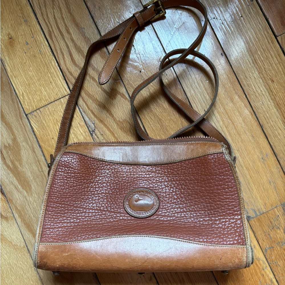 Vintage DOONEY & BOURKE tan leather classic zip top shoulder bag crossbody 90s